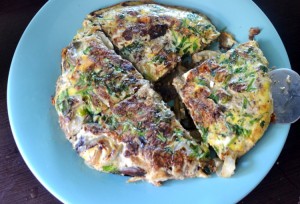 Tortilla de Cebolla y Berenjenas Asadas